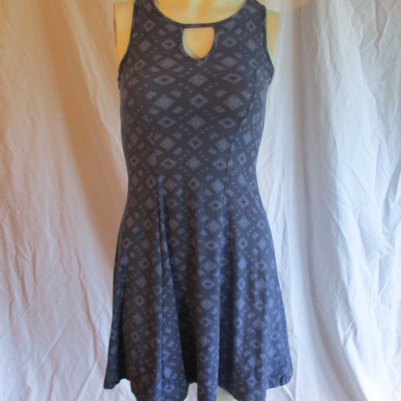 😀Mudd print dress FREE with purchase - Picture 1 of 4